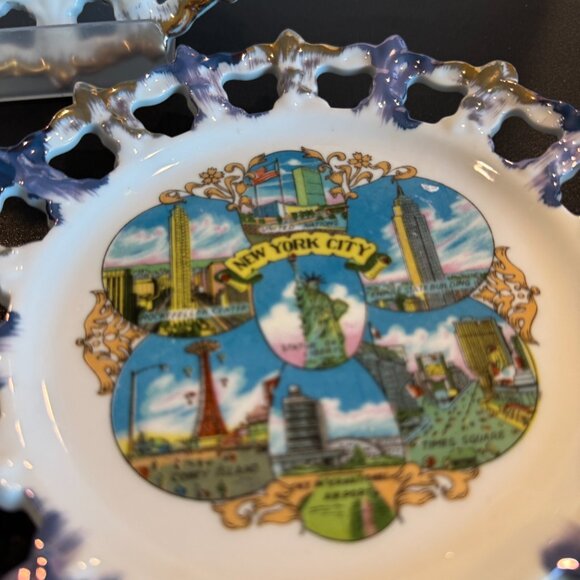 Charming vintage souvenir plate bundle featuring two iconic American destination - Picture 3 of 9